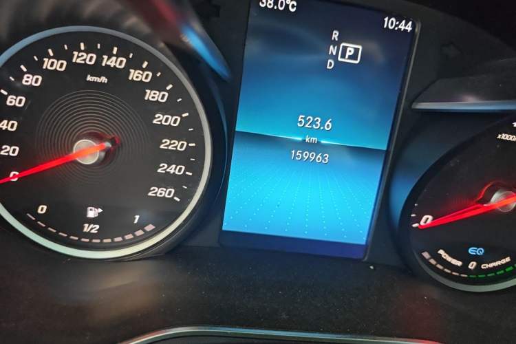 Used Mercedes-Benz C-Class 2019 C 260 L Sport Edition Odometer Close Up
