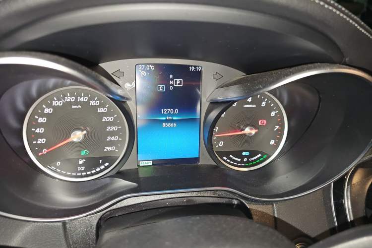 Used Mercedes-Benz C-Class 2019 C 260 L Sport Edition Odometer Close Up