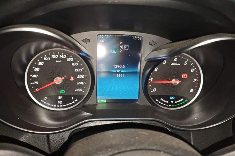 Used Mercedes-Benz C-Class 2019 C 260 Sport Edition Odometer Close Up