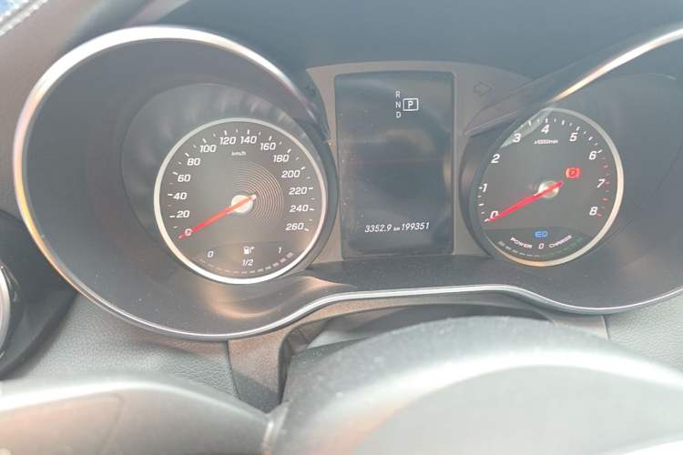 Used Mercedes-Benz C-Class 2019 C 260 L Sport Edition Odometer Close Up
