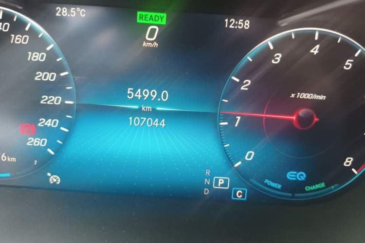Used Mercedes-Benz C-Class 2019 C 260 Estate Odometer Close Up