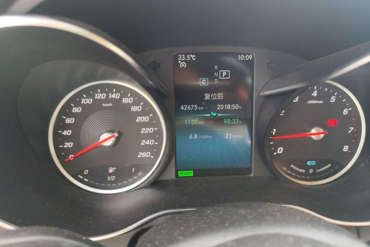 Used Mercedes-Benz C-Class 2019 C 260 Sport Edition Odometer Close Up