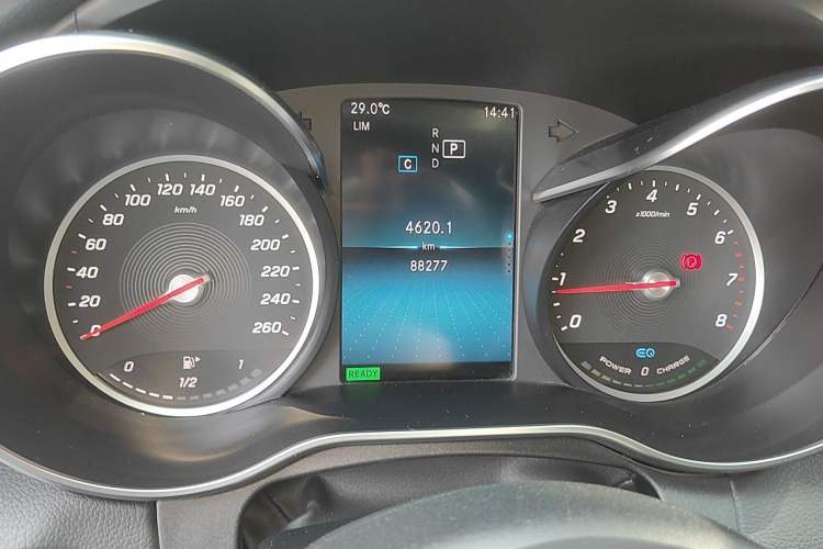 Used Mercedes-Benz C-Class 2019 C 260 L Odometer Close Up