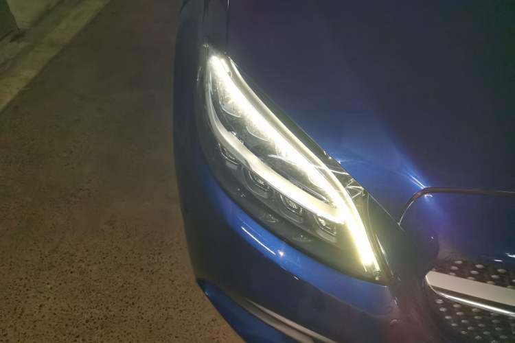 Used Mercedes-Benz C-Class 2019 C 180 L Fashion Edition Sport Version Right Front Headlight