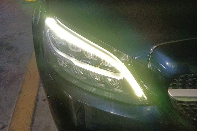 Used Mercedes-Benz C-Class 2019 Restyled C 260 L Sport Edition Right Front Headlight