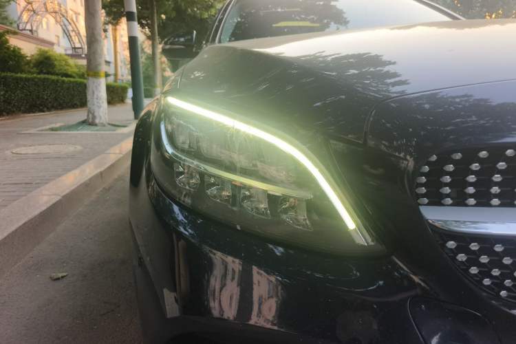 Used Mercedes-Benz C-Class 2019 Restyled C 260 L Sport Edition Right Front Headlight