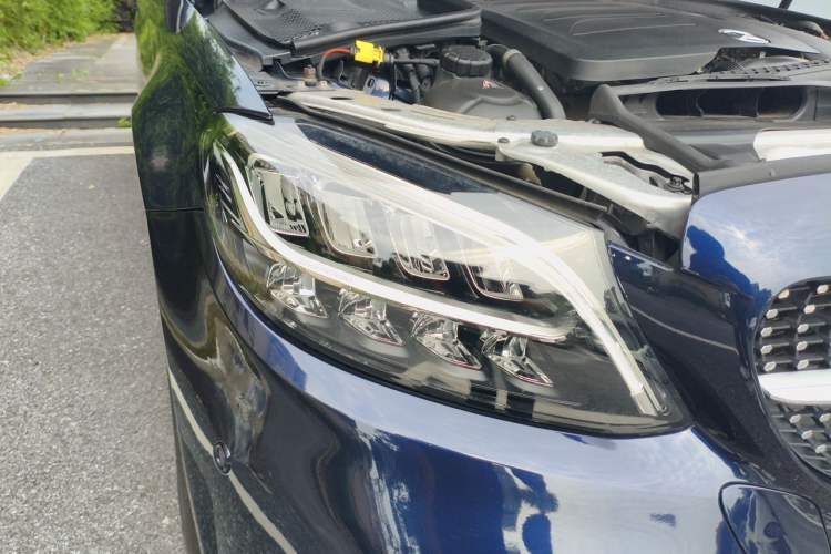 Used Mercedes-Benz C-Class 2019 C 260 L Sport Edition Right Front Headlight