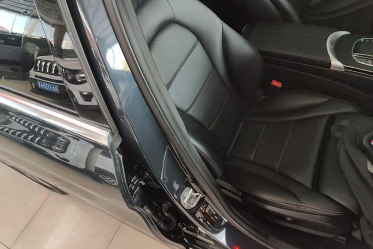 Used Mercedes-Benz C-Class 2019 Restyled C 260 L Sport Edition Right Front Seat