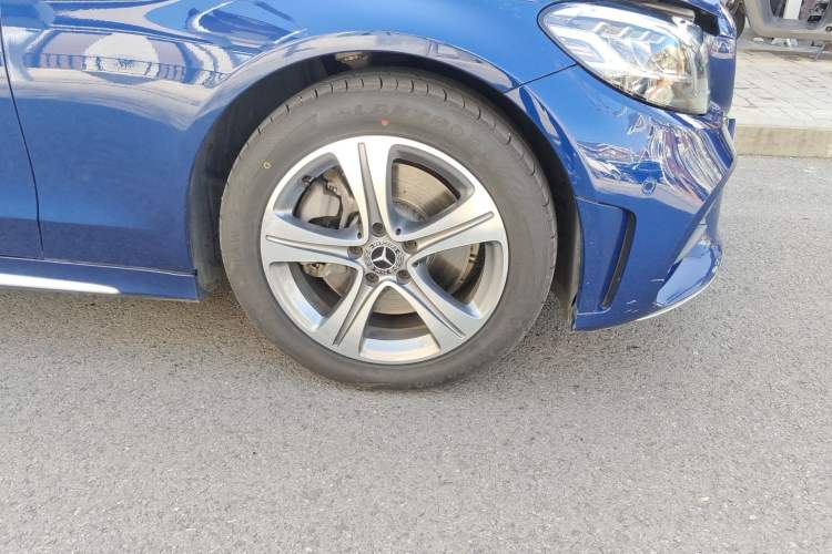 Used Mercedes-Benz C-Class 2019 C 260 L Sport Edition Right Front Wheel Hub