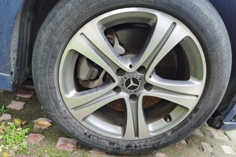 Used Mercedes-Benz C-Class 2019 C 260 L Sport Edition Right Front Wheel Hub