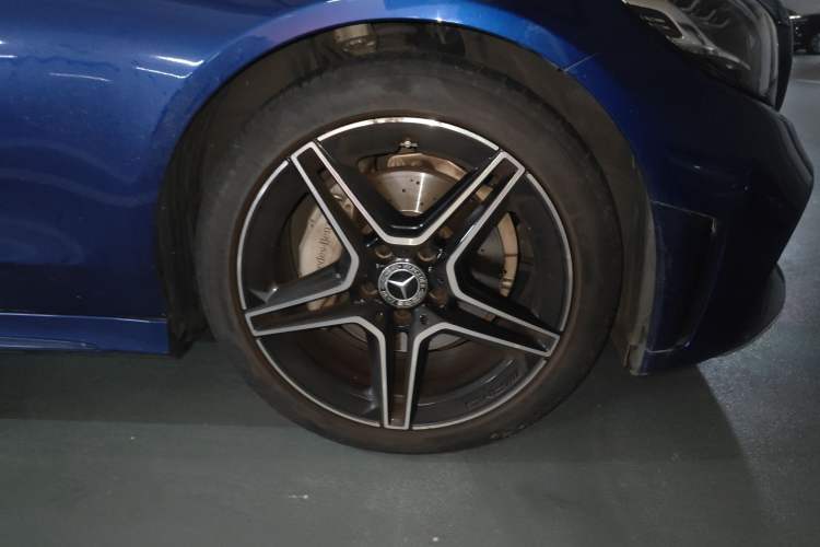 Used Mercedes-Benz C-Class 2019 C 260 Coupe Right Front Wheel Hub