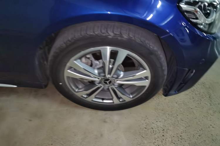 Used Mercedes-Benz C-Class 2019 C 180 L Fashion Edition Sport Version Right Front Wheel Hub