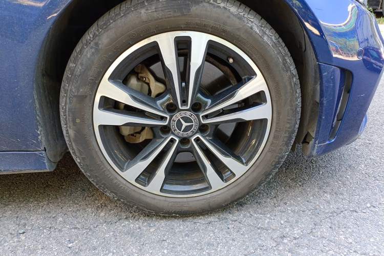 Used Mercedes-Benz C-Class 2019 C 260 Sport Edition Right Front Wheel Hub