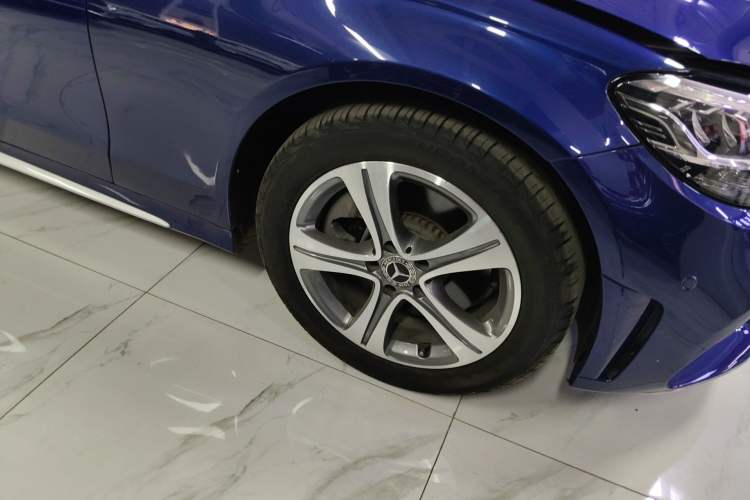 Used Mercedes-Benz C-Class 2019 C 260 L Sport Edition Right Front Wheel Hub