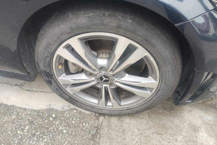 Used Mercedes-Benz C-Class 2019 C 180 L Fashion Edition Sport Version Right Front Wheel Hub