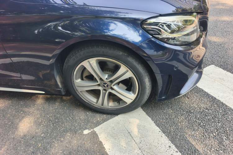 Used Mercedes-Benz C-Class 2019 Restyled C 260 L Sport Edition Right Front Wheel Hub