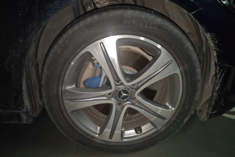 Used Mercedes-Benz C-Class 2019 C 260 L Sport Edition Right Front Wheel Hub
