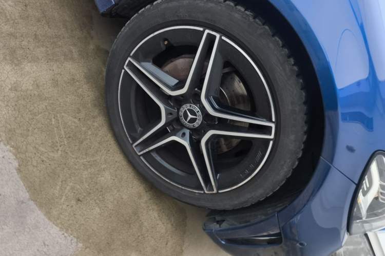 Used Mercedes-Benz C-Class 2019 C 260 Coupe Right Front Wheel Hub