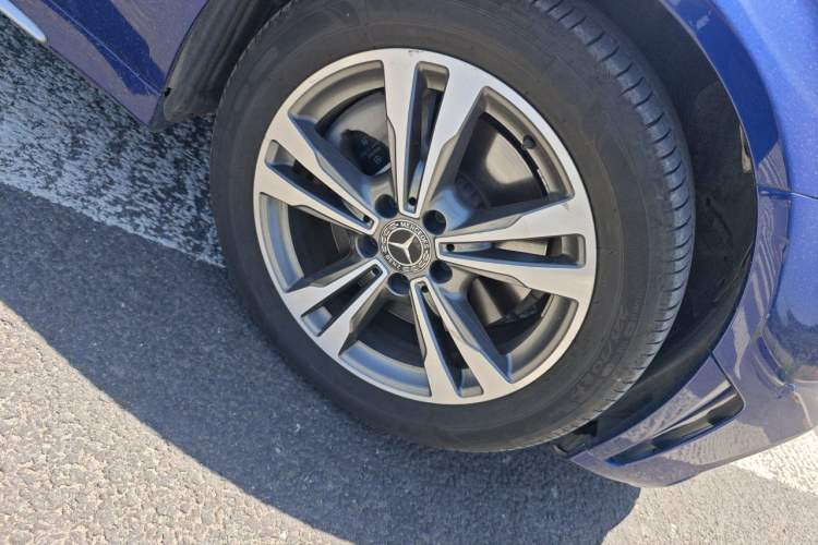Used Mercedes-Benz C-Class 2019 C 180 L Fashion Edition Sport Version Right Front Wheel Hub