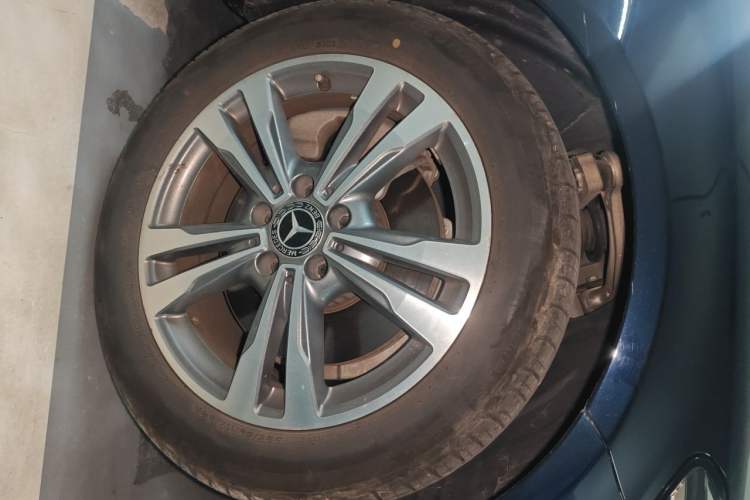 Used Mercedes-Benz C-Class 2019 C 180 L Fashion Edition Sport Version Right Front Wheel Hub