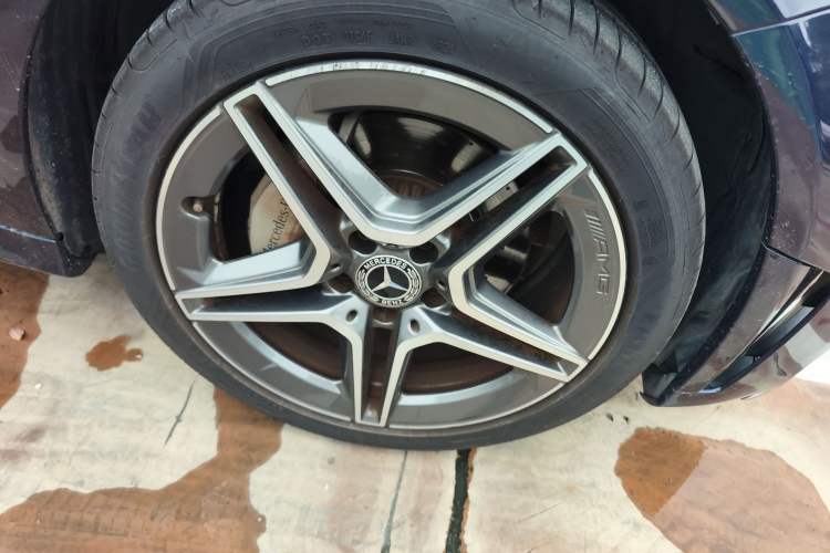 Used Mercedes-Benz C-Class 2019 C 260 Estate Right Front Wheel Hub