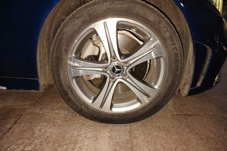 Used Mercedes-Benz C-Class 2019 Updated C 260 L Right Front Wheel Hub