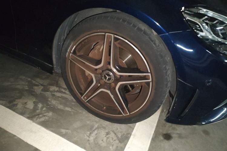 Used Mercedes-Benz C-Class 2019 C 260 Coupe Right Front Wheel Hub