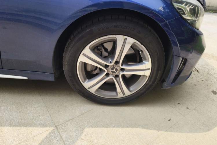 Used Mercedes-Benz C-Class 2019 C 260 L Sport Edition Right Front Wheel Hub
