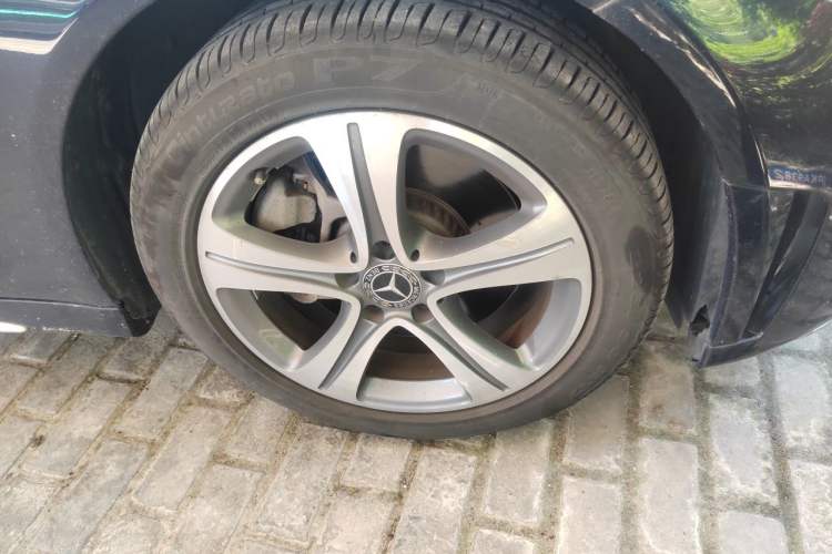 Used Mercedes-Benz C-Class 2019 C 260 L Sport Edition Right Front Wheel Hub