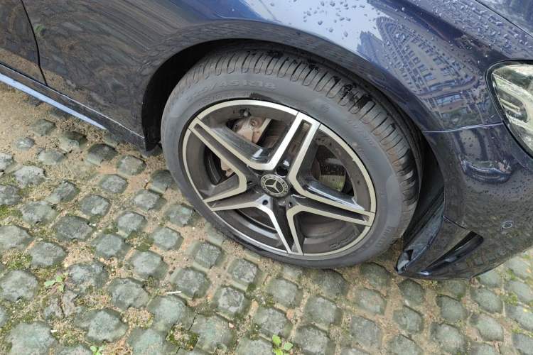Used Mercedes-Benz C-Class 2019 C 260 Estate Right Front Wheel Hub