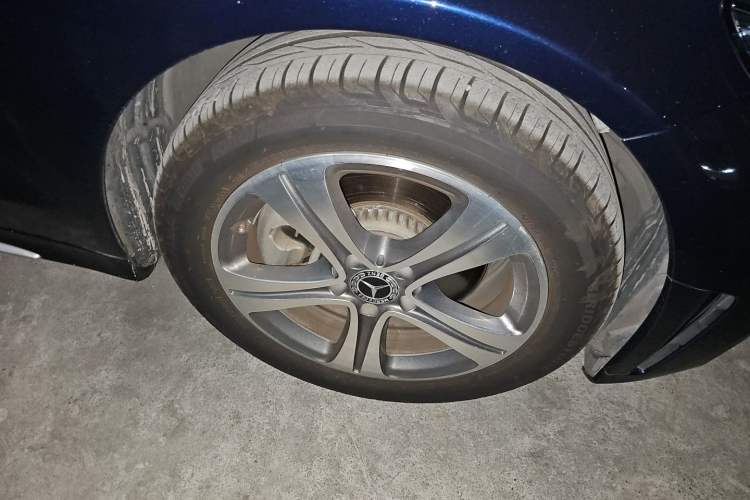 Used Mercedes-Benz C-Class 2019 C 260 L Sport Edition Right Front Wheel Hub