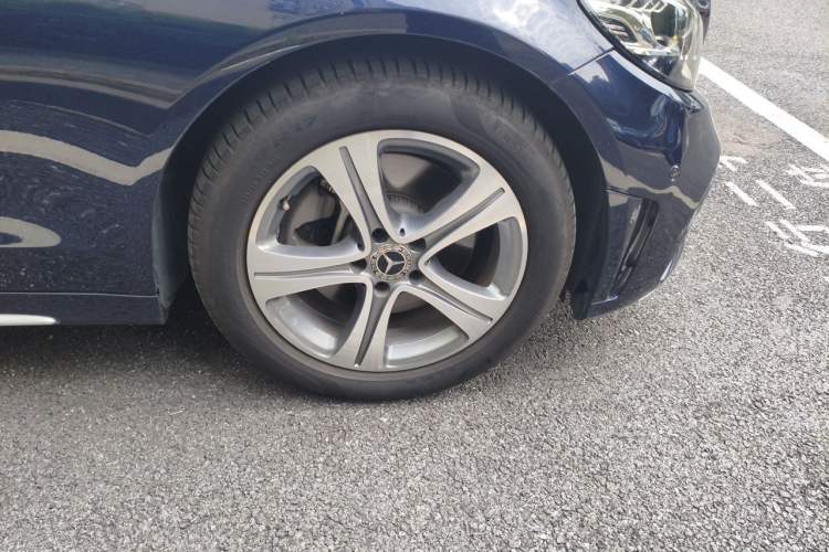 Used Mercedes-Benz C-Class 2019 C 260 L Sport Edition Right Front Wheel Hub