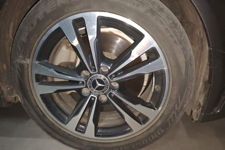 Used Mercedes-Benz C-Class 2019 C 260 Sport Edition Right Front Wheel Hub