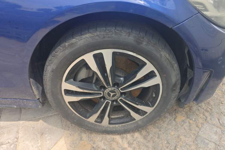 Used Mercedes-Benz C-Class 2019 C 260 Sport Edition Right Front Wheel Hub