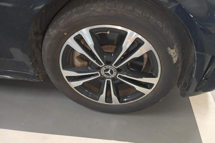 Used Mercedes-Benz C-Class 2019 C 260 Sport Edition Right Front Wheel Hub