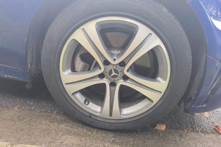 Used Mercedes-Benz C-Class 2019 Restyled C 260 L Sport Edition Right Front Wheel Hub