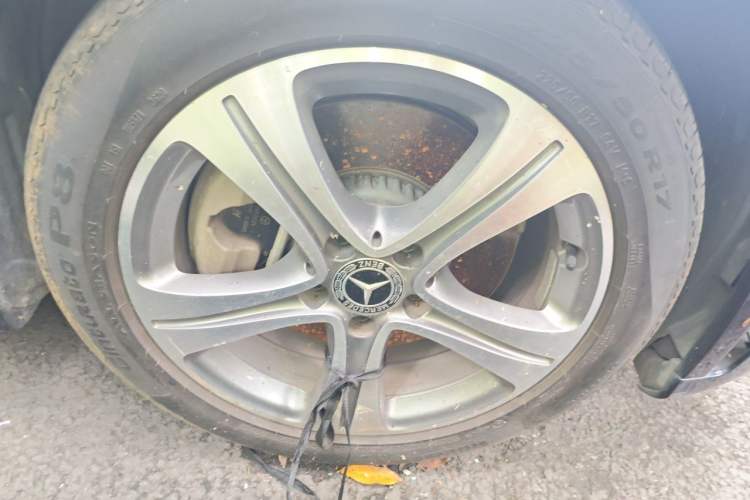 Used Mercedes-Benz C-Class 2019 Restyled C 260 L Sport Edition Right Front Wheel Hub