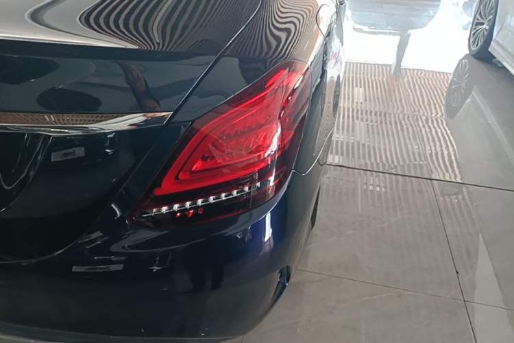 Used Mercedes-Benz C-Class 2019 C 180 L Fashion Edition Sport Version Right Rear Taillight
