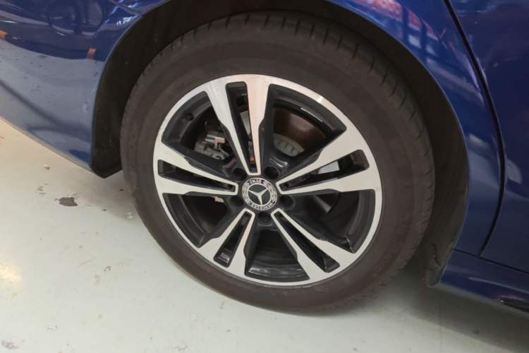 Used Mercedes-Benz C-Class 2019 C 260 Sport Edition Right Rear Wheel Hub