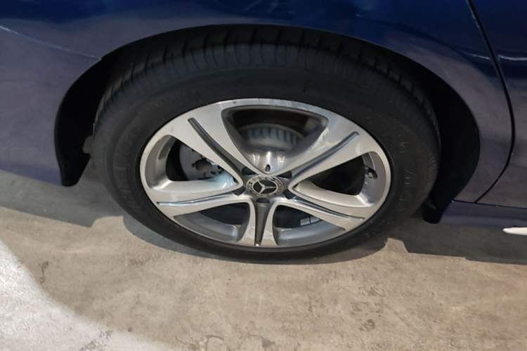 Used Mercedes-Benz C-Class 2019 C 260 L Sport Edition Right Rear Wheel Hub