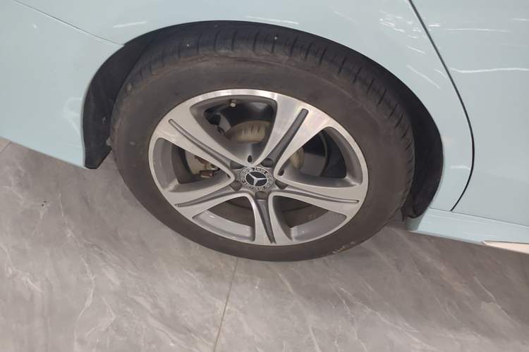 Used Mercedes-Benz C-Class 2019 C 260 L Sport Edition Right Rear Wheel Hub