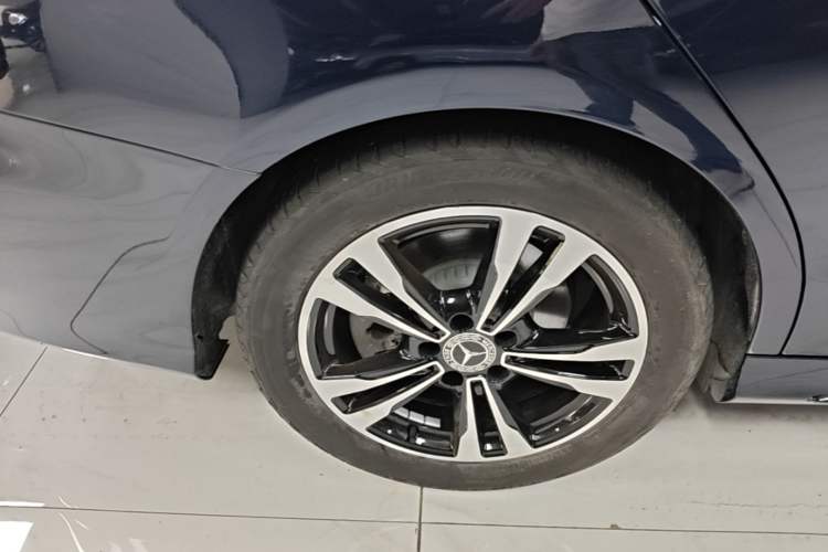 Used Mercedes-Benz C-Class 2019 C 260 Sport Edition Right Rear Wheel Hub