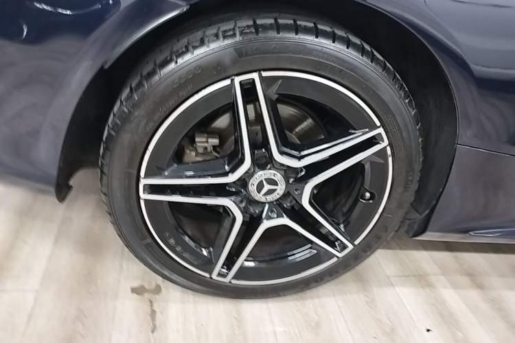 Used Mercedes-Benz C-Class 2019 C 260 Coupe Right Rear Wheel Hub