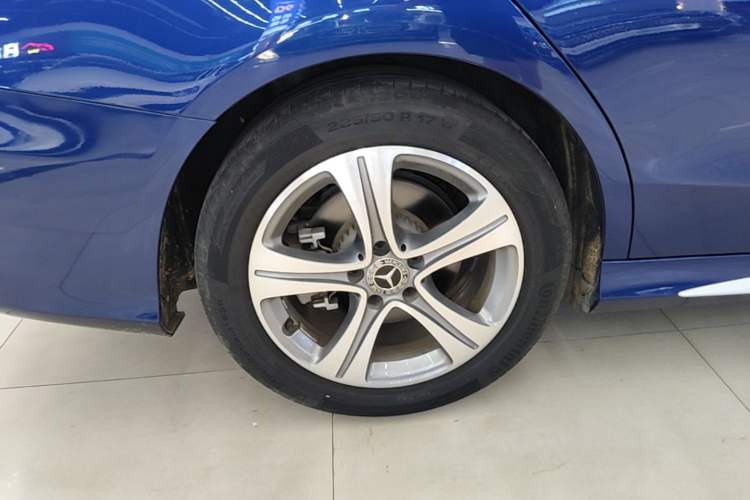 Used Mercedes-Benz C-Class 2019 Restyled C 260 L Sport Edition Right Rear Wheel Hub