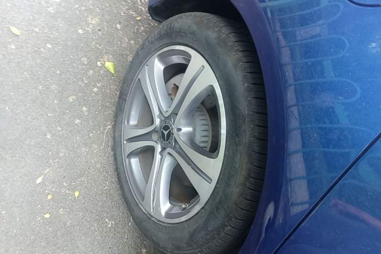 Used Mercedes-Benz C-Class 2019 Restyled C 260 L Sport Edition Right Rear Wheel Hub