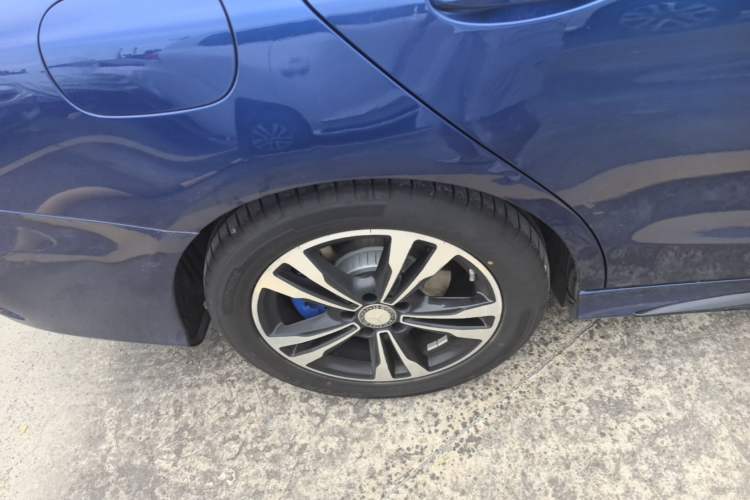 Used Mercedes-Benz C-Class 2019 C 260 Sport Edition Right Rear Wheel Hub