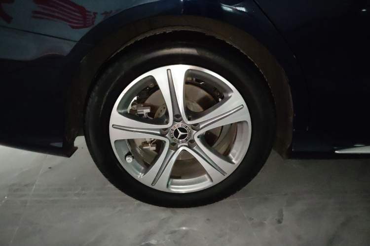 Used Mercedes-Benz C-Class 2019 Restyled C 260 L Sport Edition Right Rear Wheel Hub
