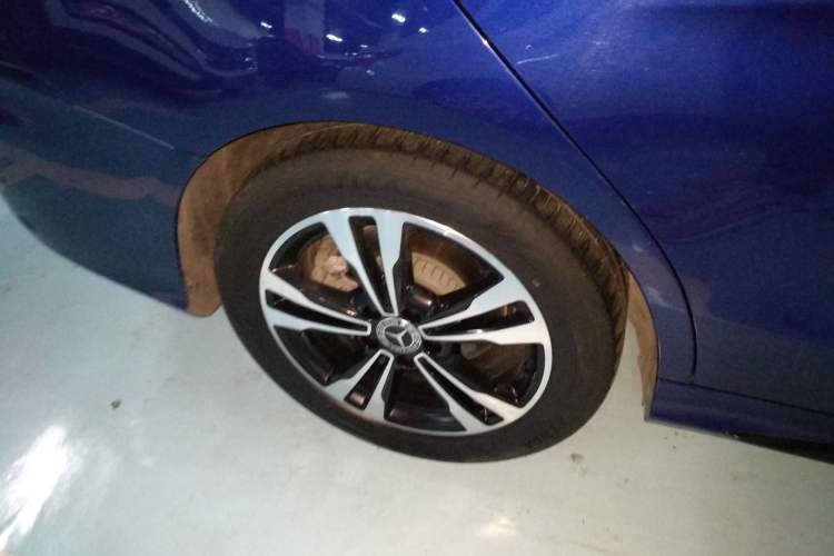 Used Mercedes-Benz C-Class 2019 C 260 Sport Edition Right Rear Wheel Hub