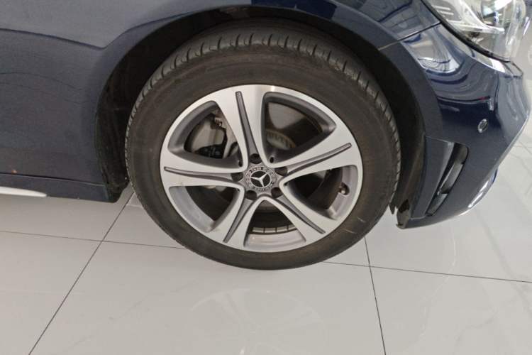 Used Mercedes-Benz C-Class 2019 Restyled C 260 L Sport Edition Right Rear Wheel Hub