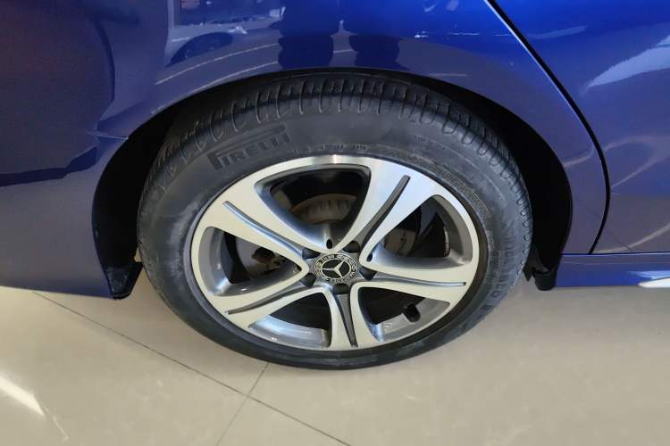 Used Mercedes-Benz C-Class 2019 Restyled C 260 L Sport Edition Right Rear Wheel Hub
